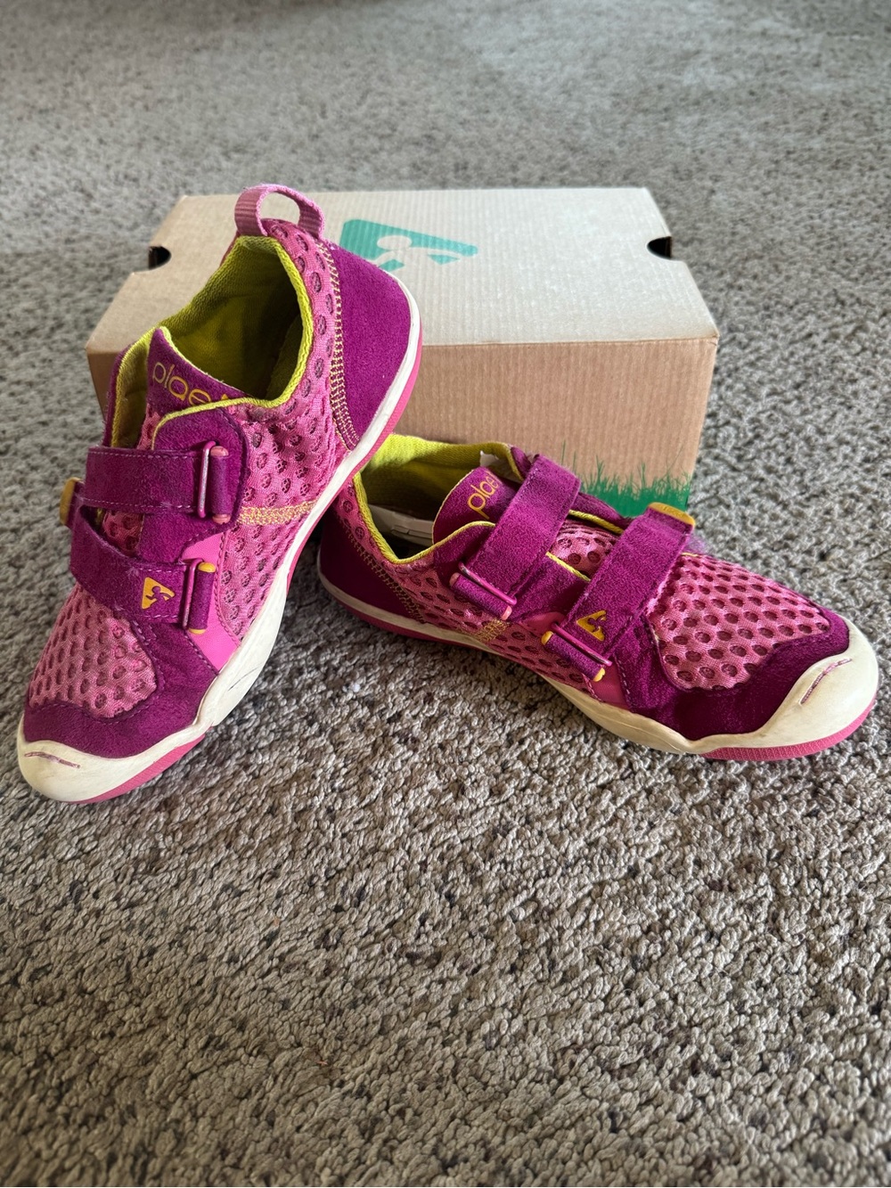 Used PLAE TY Kids Girls Festival Fuchsia Mesh Sneakers shoes 2.5Y